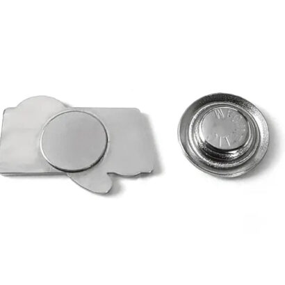 Pin aniversar cu magnet - stoc limitat